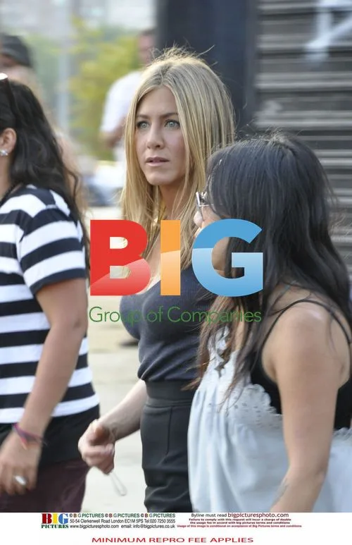 Jennifer Aniston and Gerard Butler on 'The Bounty' set