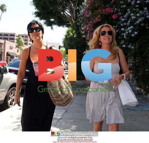 Kris Jenner and Kathy Lee Gifford Shopping
