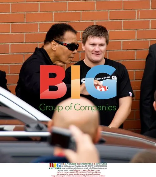 Muhammad Ali visits Ricky Hatton's gym