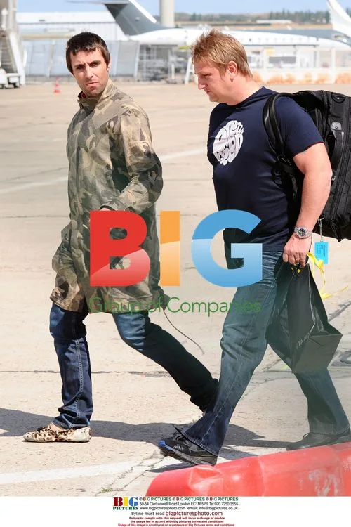 Oasis Members Leaving Hotel