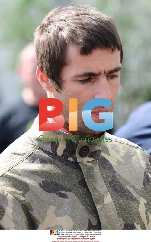 Oasis Members Depart Hotel for Airport