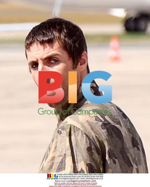 Oasis Members Depart Hotel for Airport