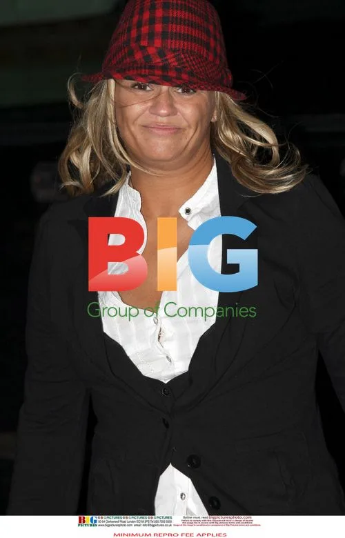 Kerry Katona Picks Up Kids From School Bus