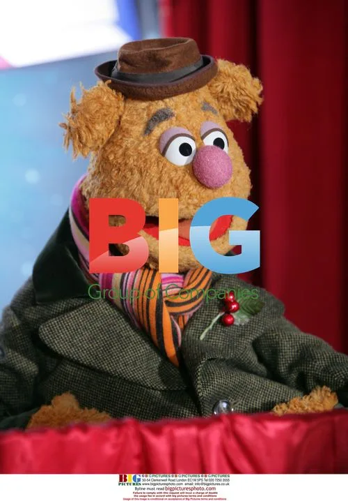 Muppets Kick Off Holiday Mailing Season