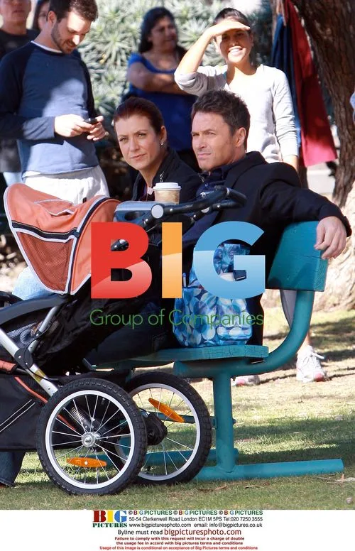 Kate Walsh and Tim Daly on "Private Practice" set