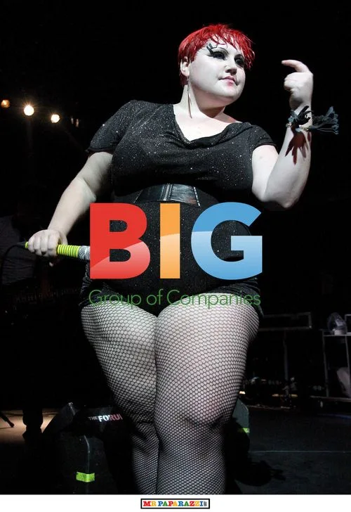 Gossip perform live in London