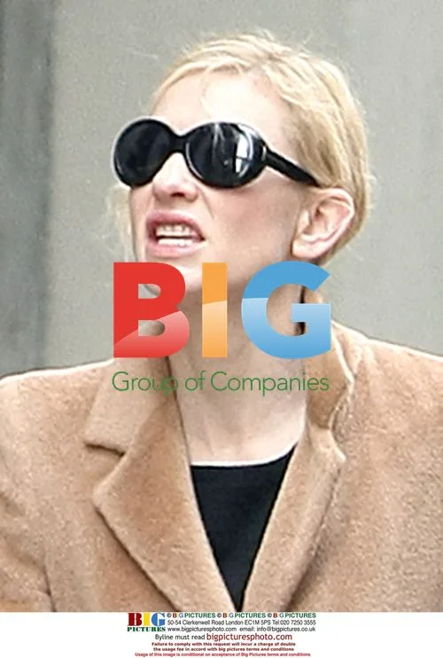 Cate Blanchett enjoys coffee in NYC