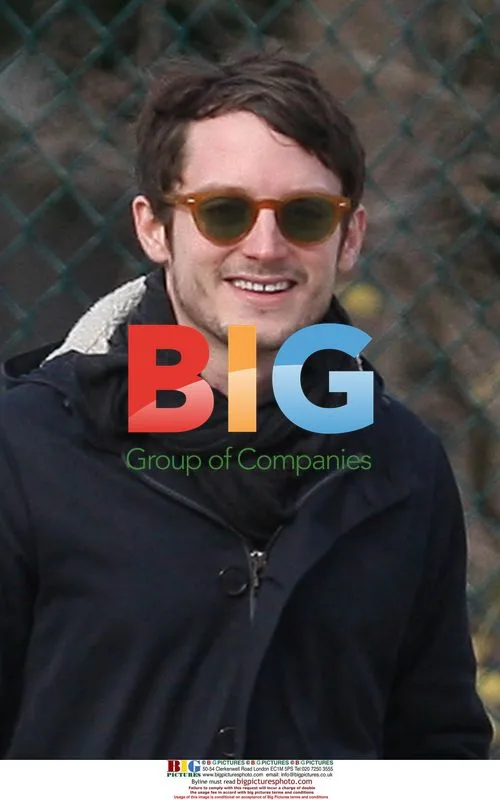 Elijah Wood walking in Greenport, NY