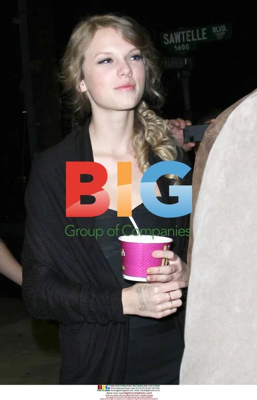 Taylor Swift and Taylor Lautner on a date