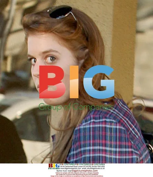 Princesses Beatrice and Eugenie Grab Coffee