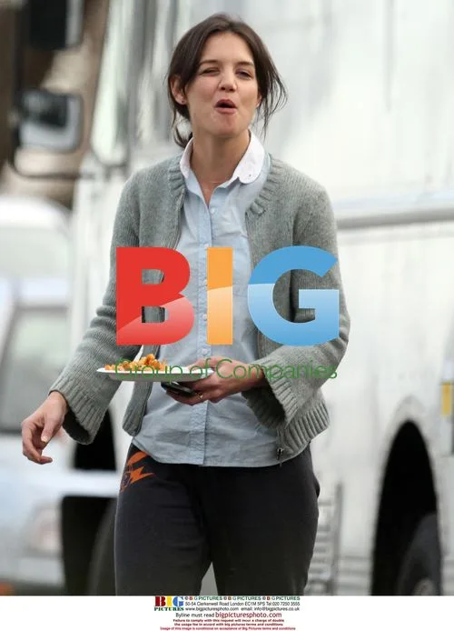 Katie Holmes on 'The Romantics' set