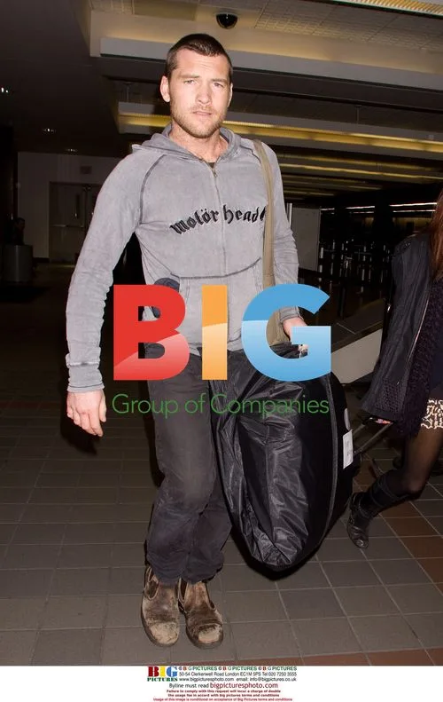 Sam Worthington departs for Avatar premiere