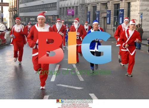 Thousands of Santas Gather in Liverpool