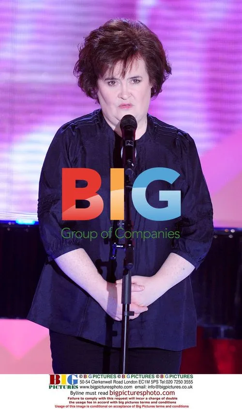 Susan Boyle performs on French TV show