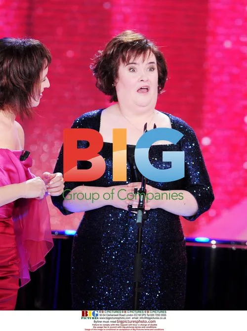 Susan Boyle performs on French TV