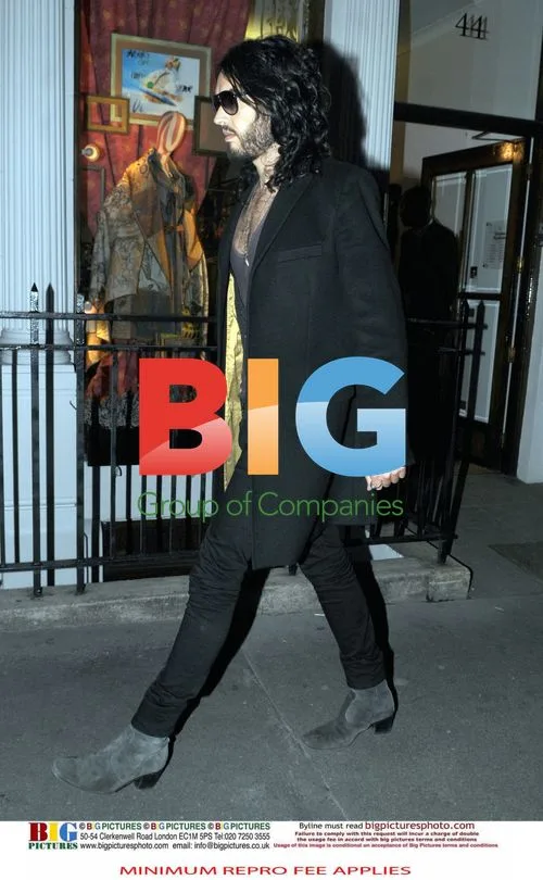 Russell Brand Shopping for Ring