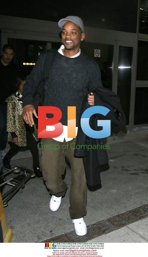 Will Smith and Willow Arrive at LAX from Oslo