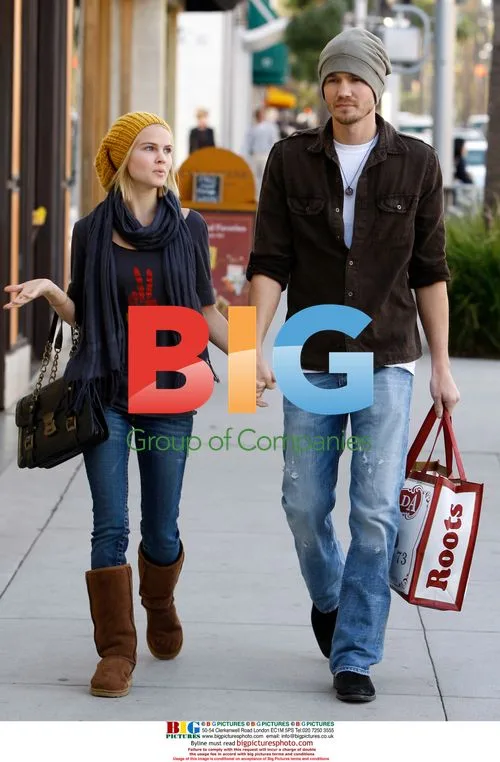 Chad Michael Murray and Kenzie Dalton Christmas shopping