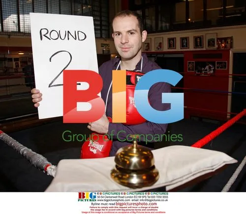 Martin Lewis Announces 'Round 2' of Bank Charges Campaign