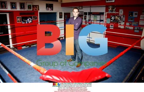 Martin Lewis Announces 'Round 2' of Bank Charges Campaign