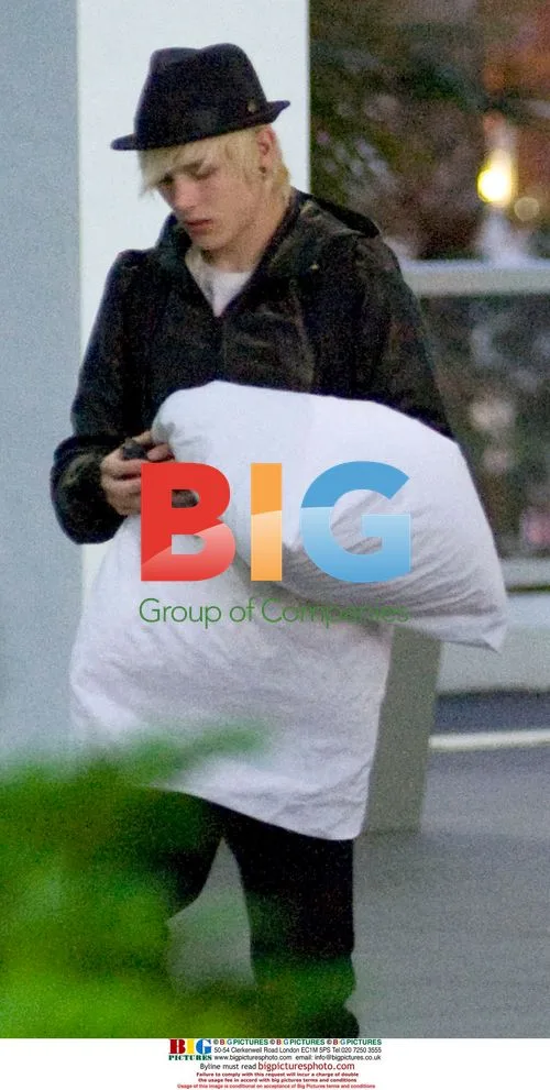 Kelly Osbourne and Luke Worrall Leave Miami Hotel