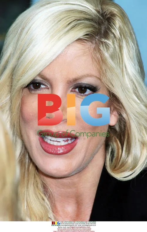 Tori Spelling at Ebay Mobile Boutique