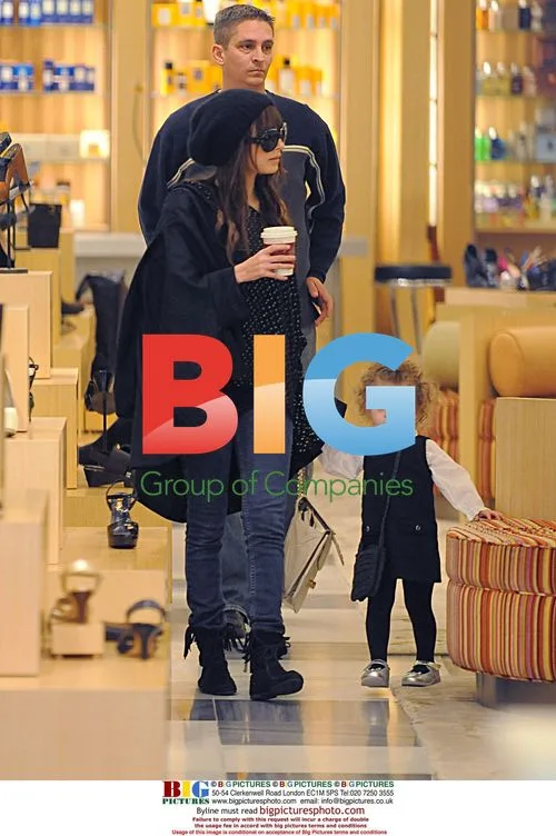 Nicole Richie shopping with daughter Harlow