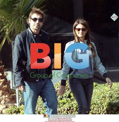 Penelope Cruz and Javier Bardem stroll in Beverly Hills