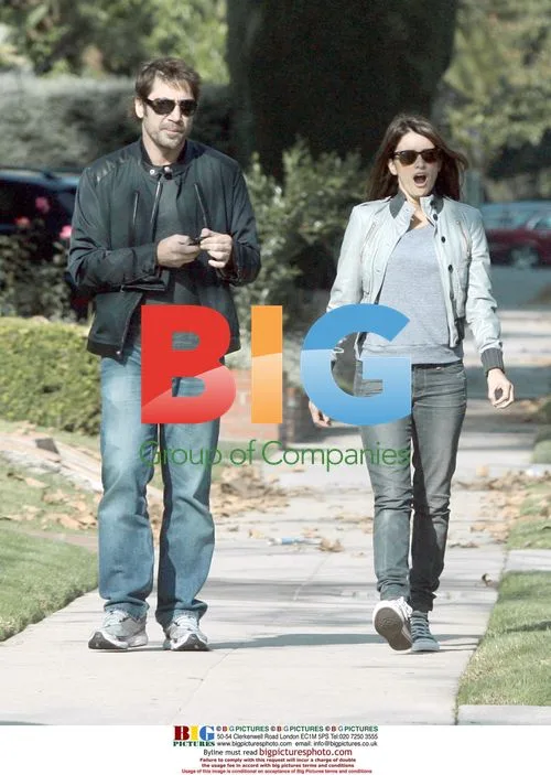 Penelope Cruz and Javier Bardem's Romantic Beverly Hills Stroll