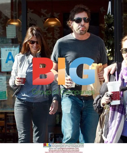 Penelope Cruz and Javier Bardem's Romantic Beverly Hills Stroll