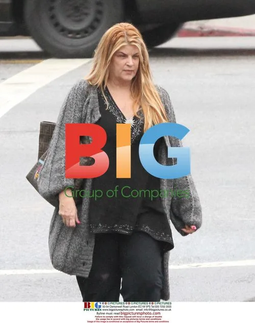 Kirstie Alley out with family