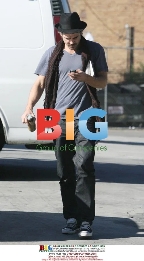 Colin Farrell strolling in Los Angeles