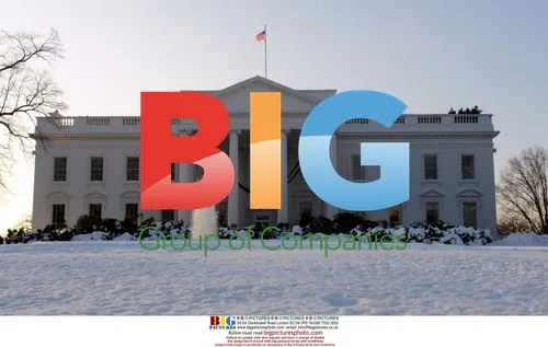 Snow blankets White House lawn