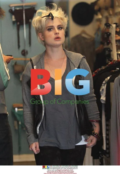 Kelly Osbourne and Louis Van Amstel go swimsuit shopping