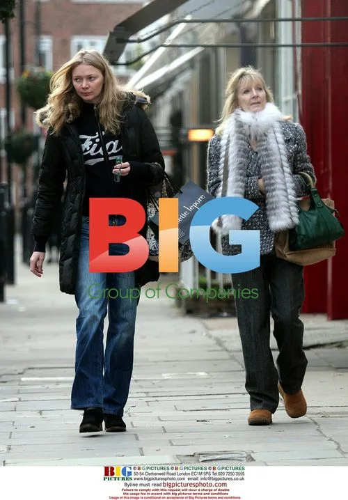 Jodie Kidd seen with mother after split