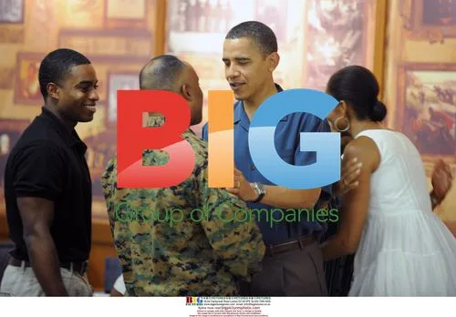 Obamas Greet Marines in Hawaii