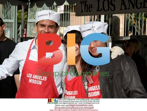 Mayor Villaraigosa and Boo Boo Stewart at Christmas Eve for Homeless
