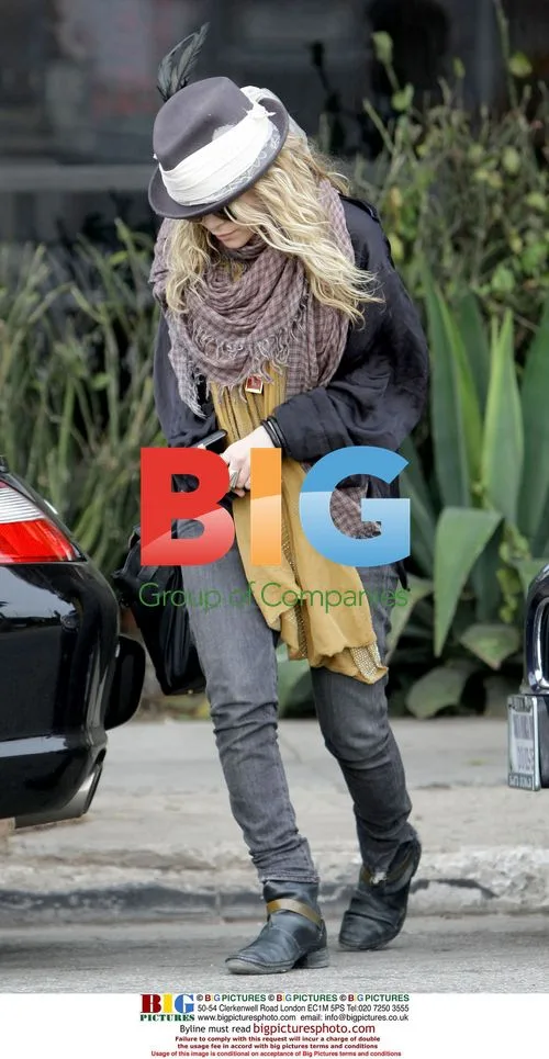 Ashley Olsen leaves Axe in Venice