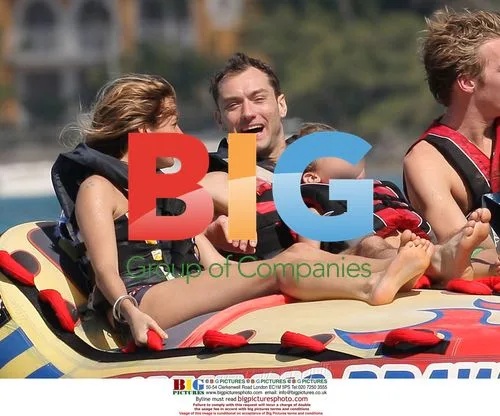 Jude Law and Sienna Miller in Caribbean