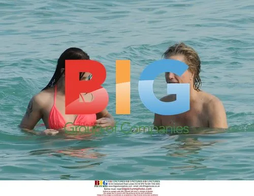 Brian Ray and girlfriend at beach in Miami