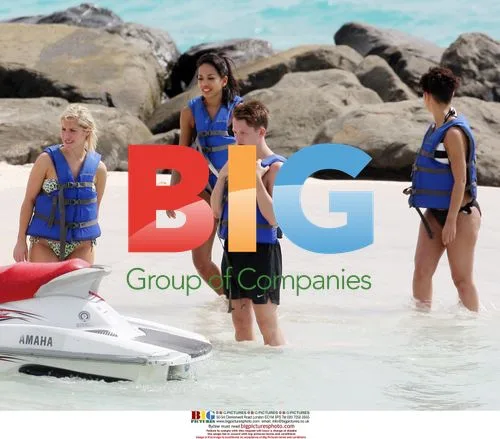 Sugababes on Caribbean vacation