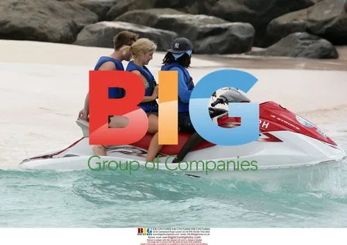 Sugababes on Caribbean Vacation