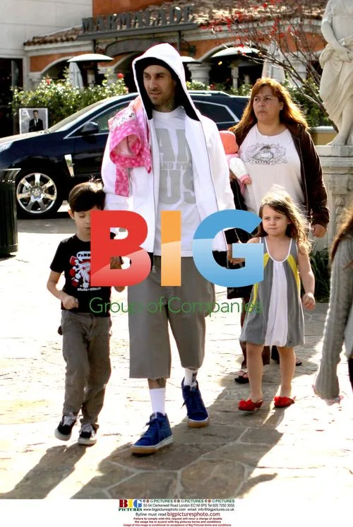 Travis Barker has lunch with his children