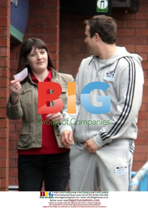 Jamie Lomas Stopped by Fans
