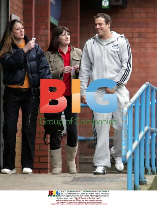 Actor Jamie Lomas stopped for autograph