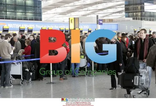 Heavy snow causes disruption at Heathrow