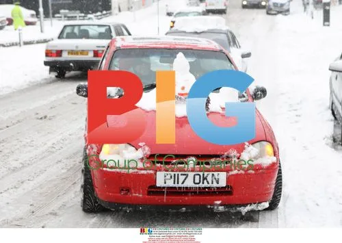 Heavy snow causes train and road disruptions in London