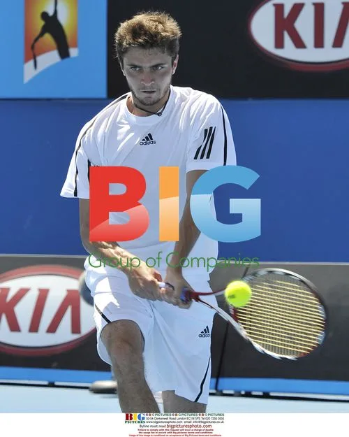 Gilles Simon wins at Australian Open