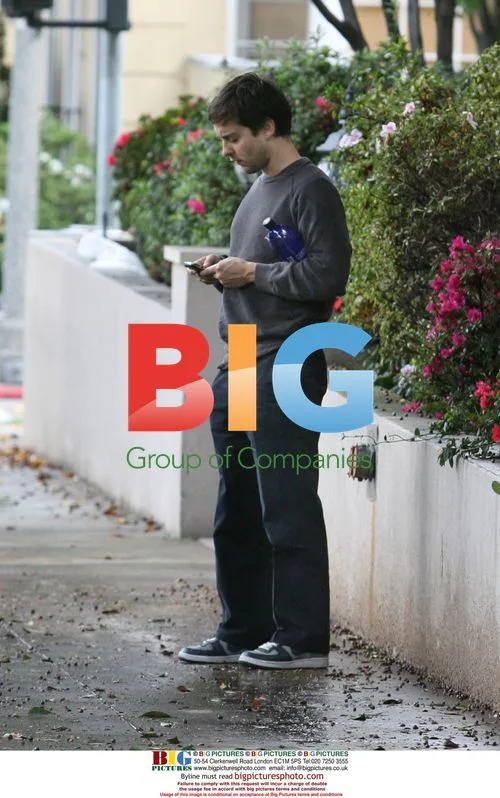 Tobey Maguire and pregnant wife Jennifer Meyer visit friend