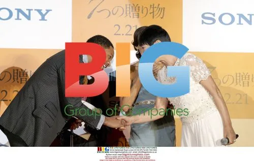 Akiko Wada and Will Smith at "Seven Pounds" press event